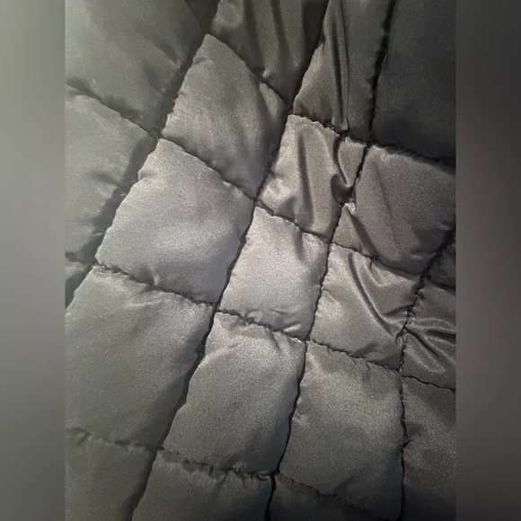 Black Puffer Shoulder Handbag Brand New! - Picture 2 of 5